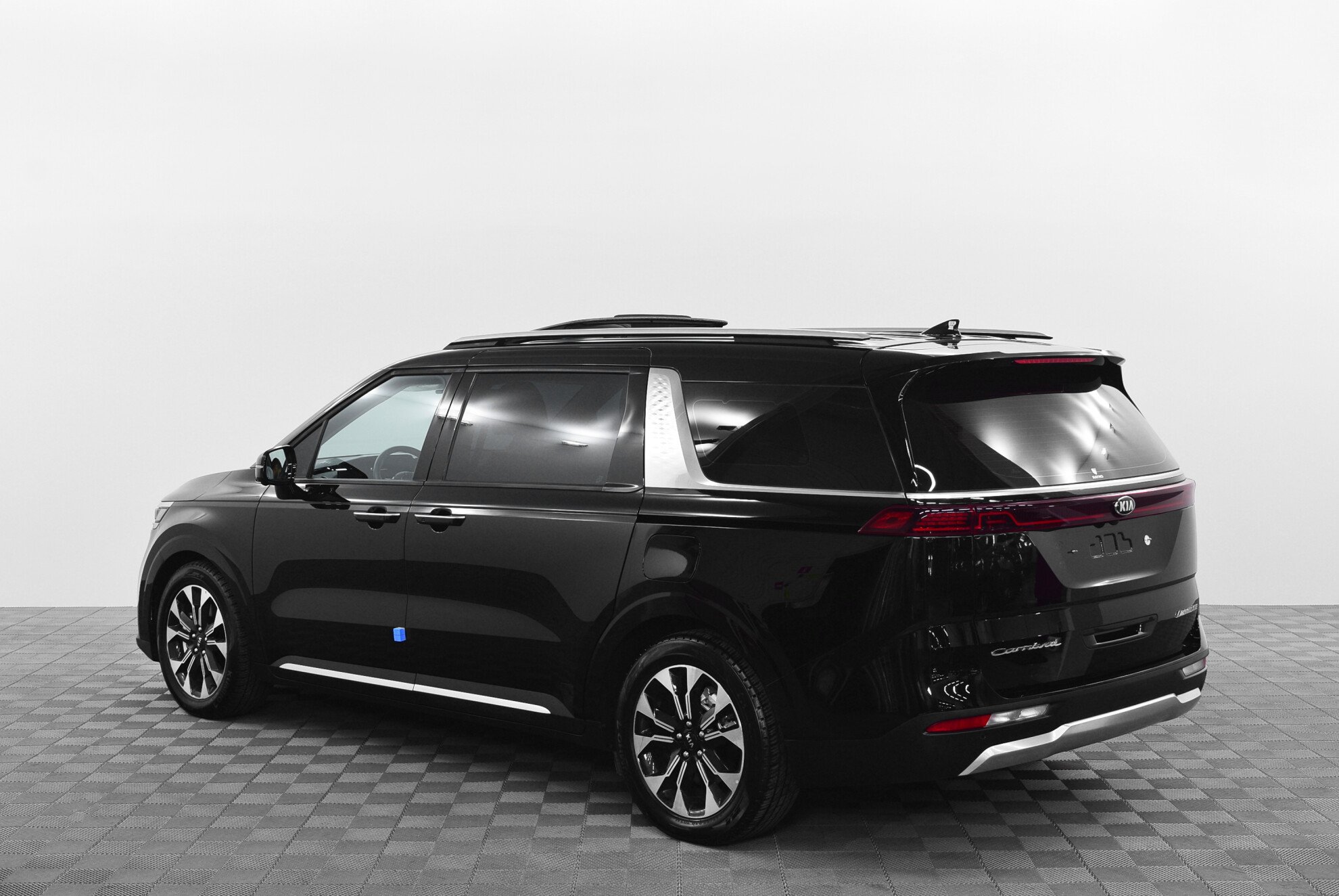 KIA Carnival миниатюра 5
