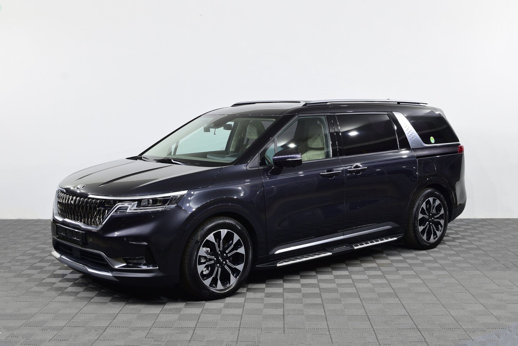 Превью KIA Carnival