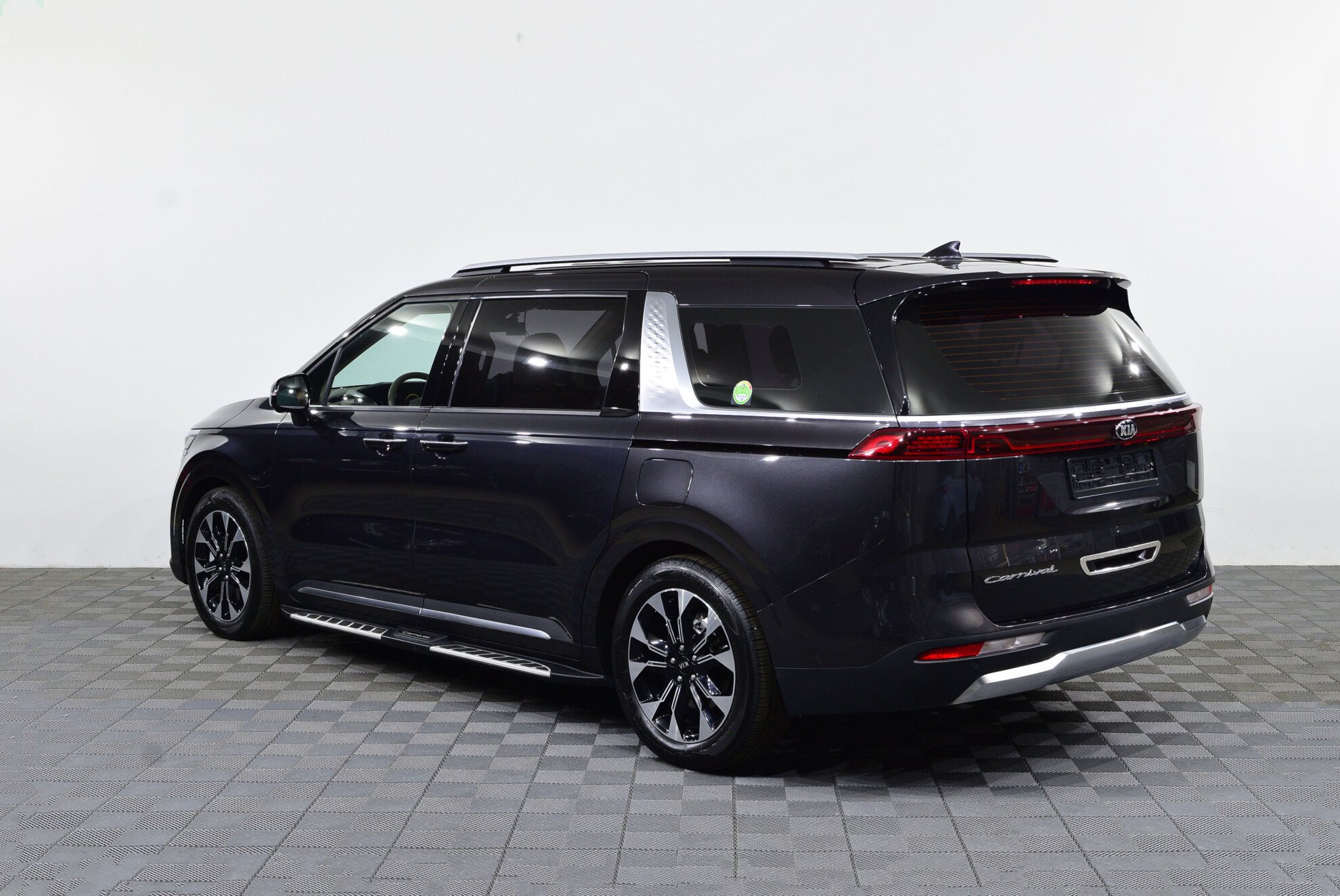KIA Carnival миниатюра 5