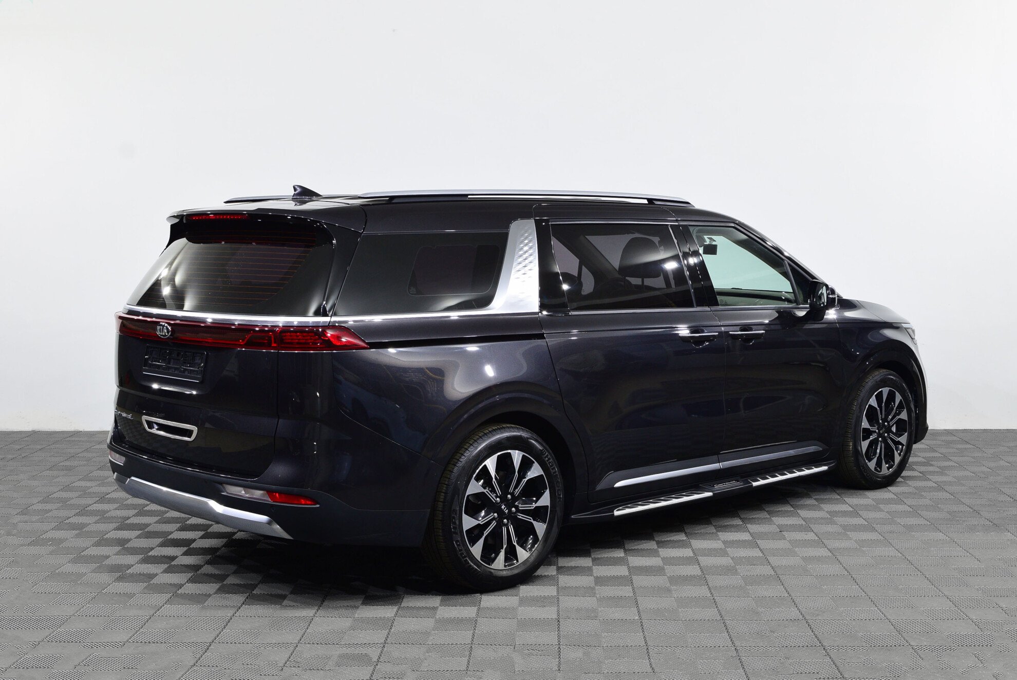 KIA Carnival миниатюра 4