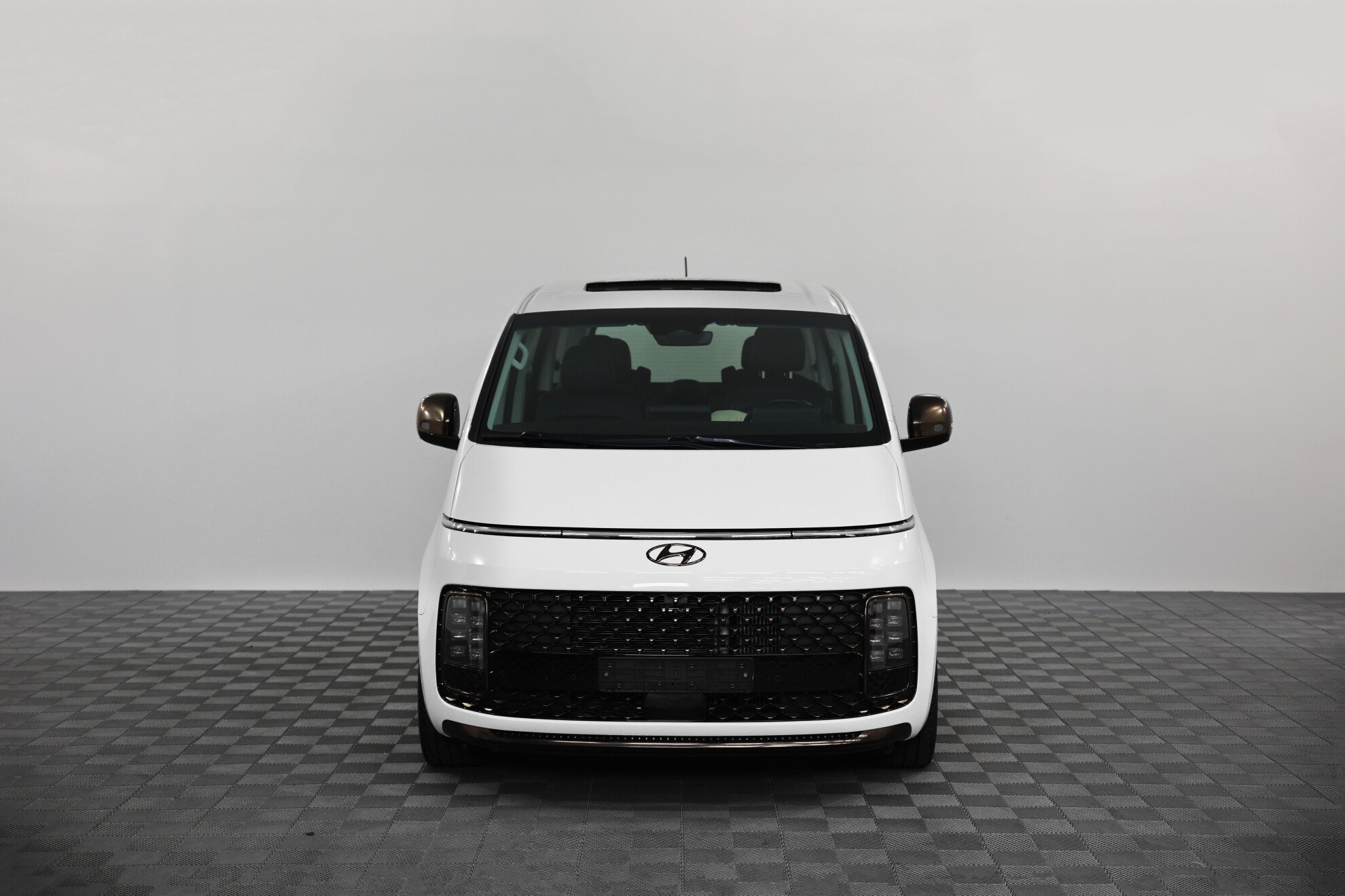 HYUNDAI Staria миниатюра 2