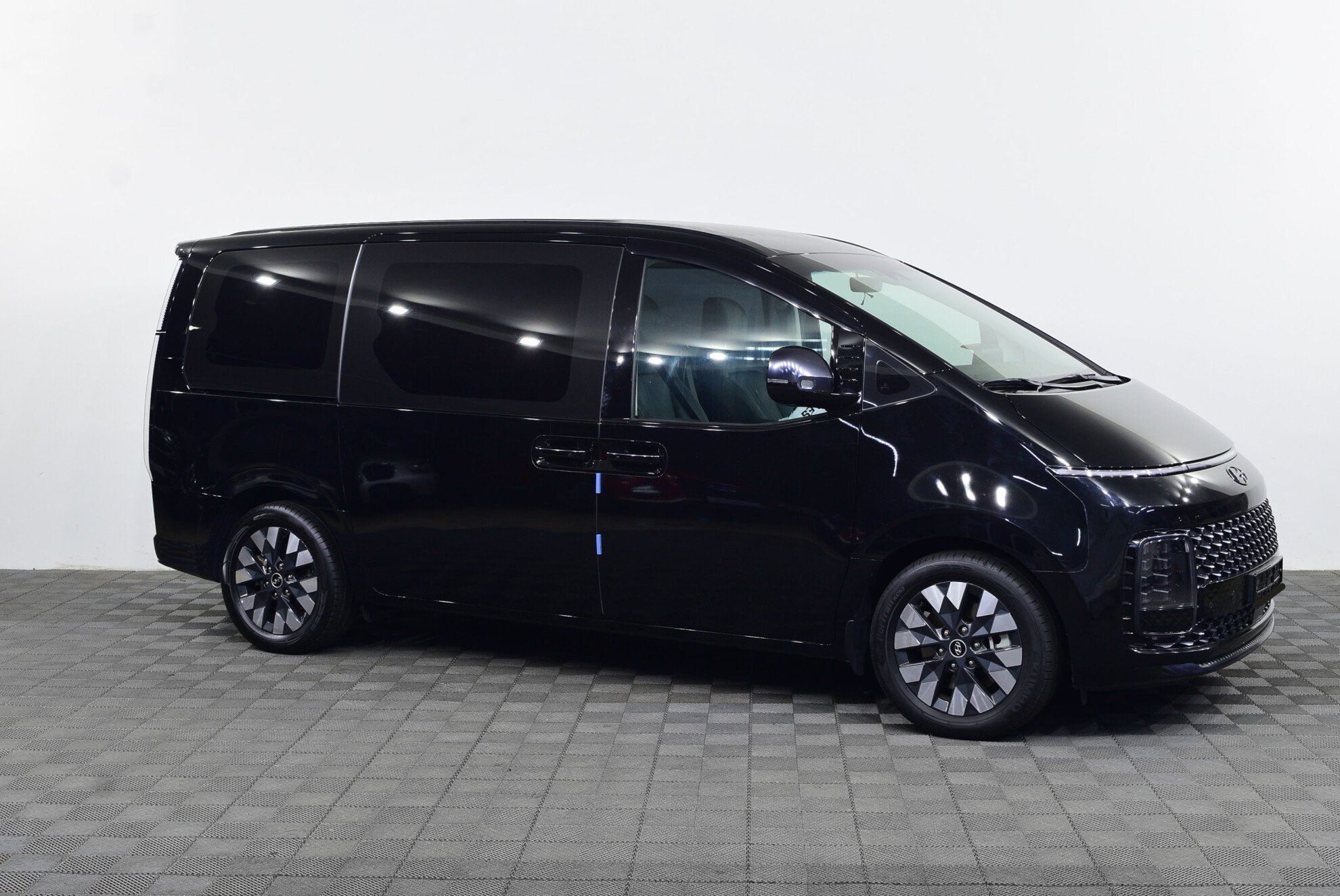 HYUNDAI Staria миниатюра 3