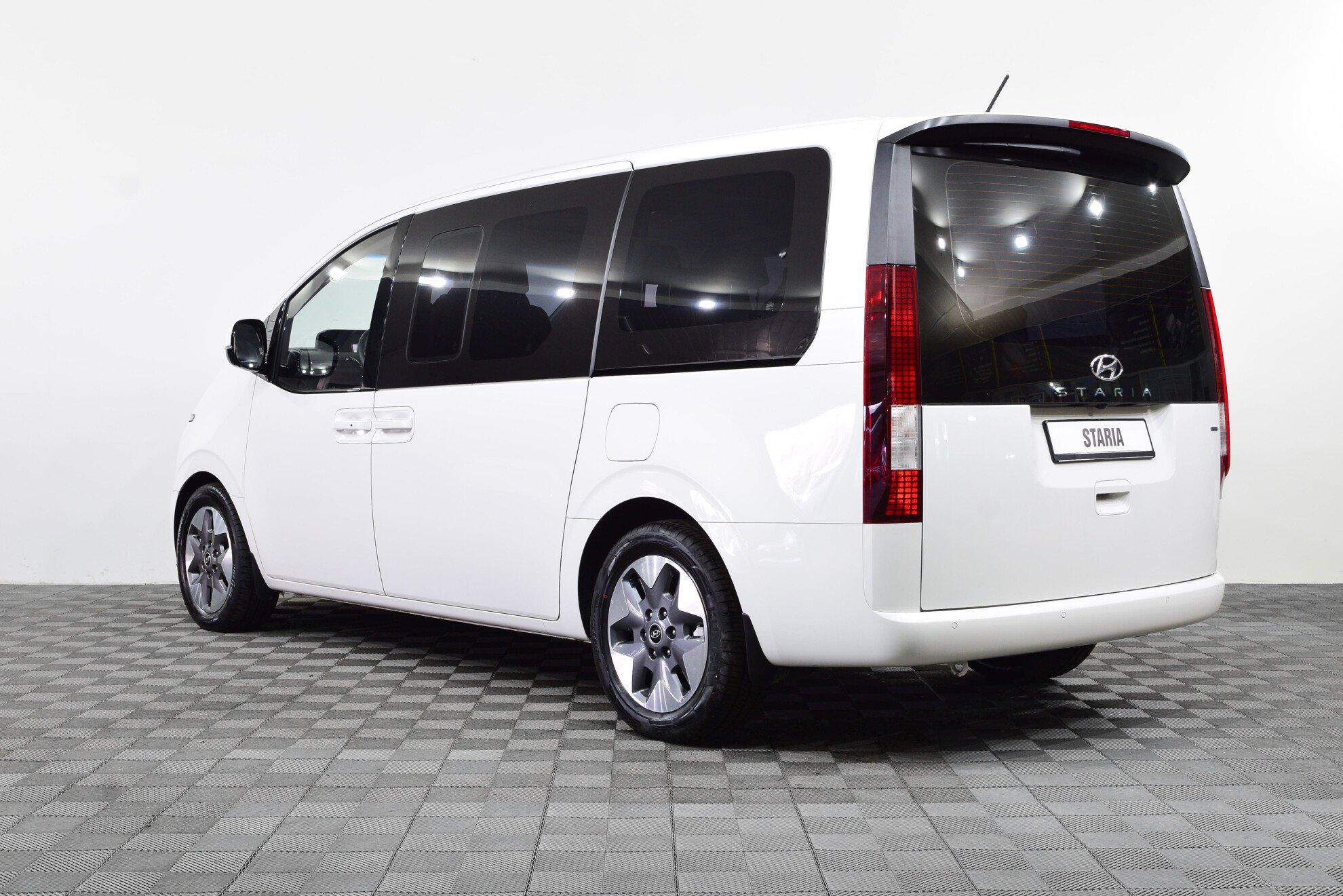 HYUNDAI Staria миниатюра 6