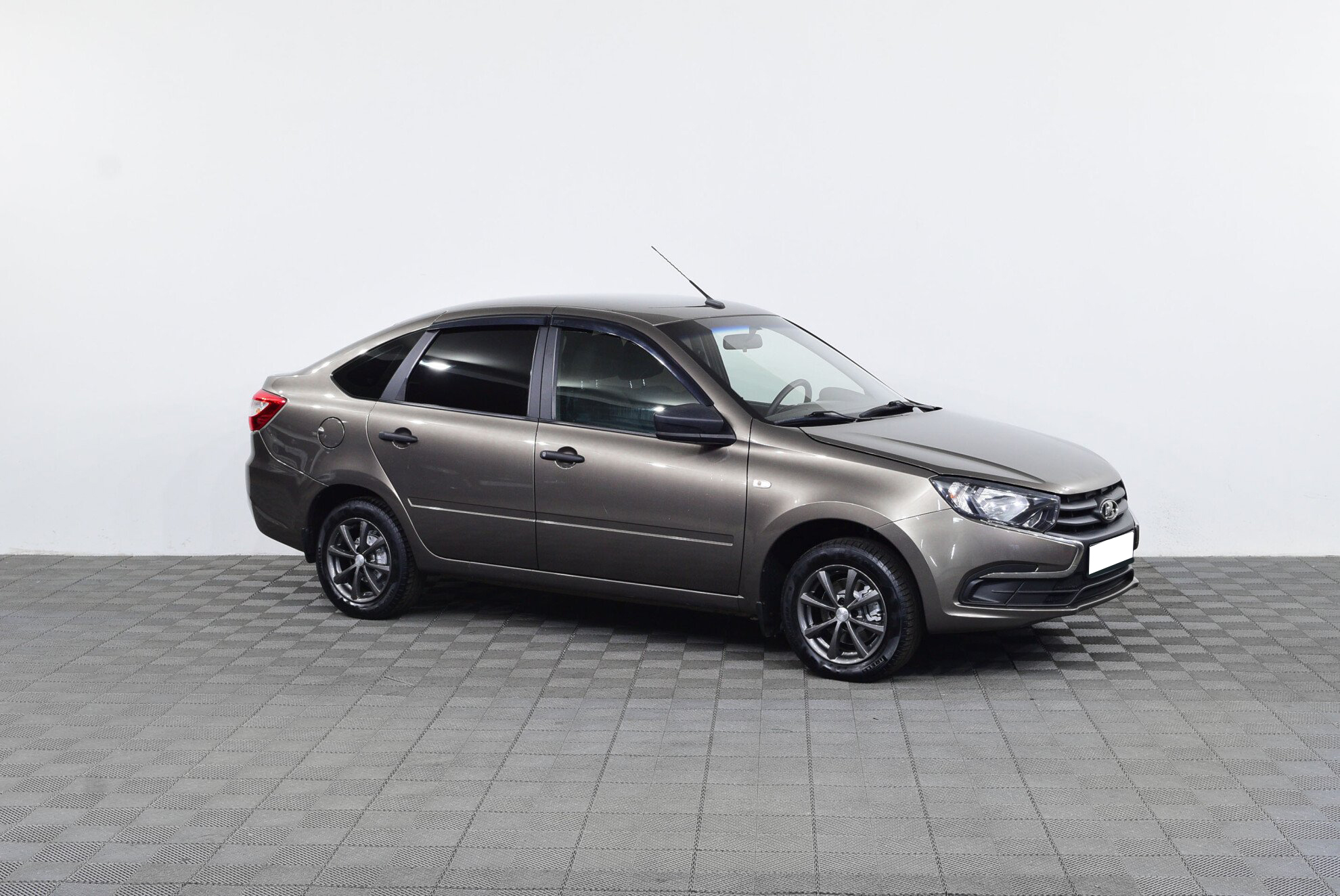 LADA Granta Лифтбек миниатюра 3