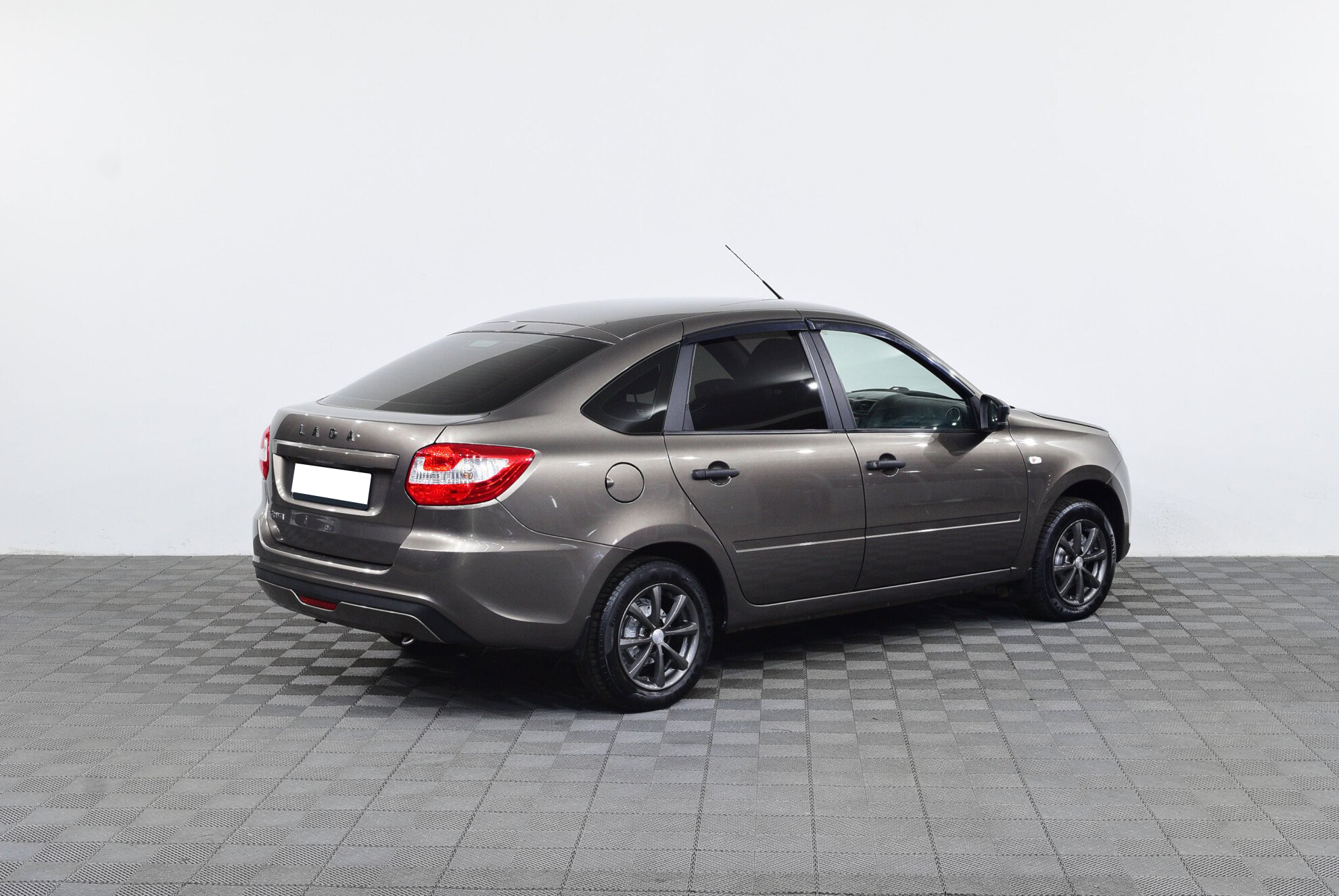 LADA Granta Лифтбек миниатюра 4