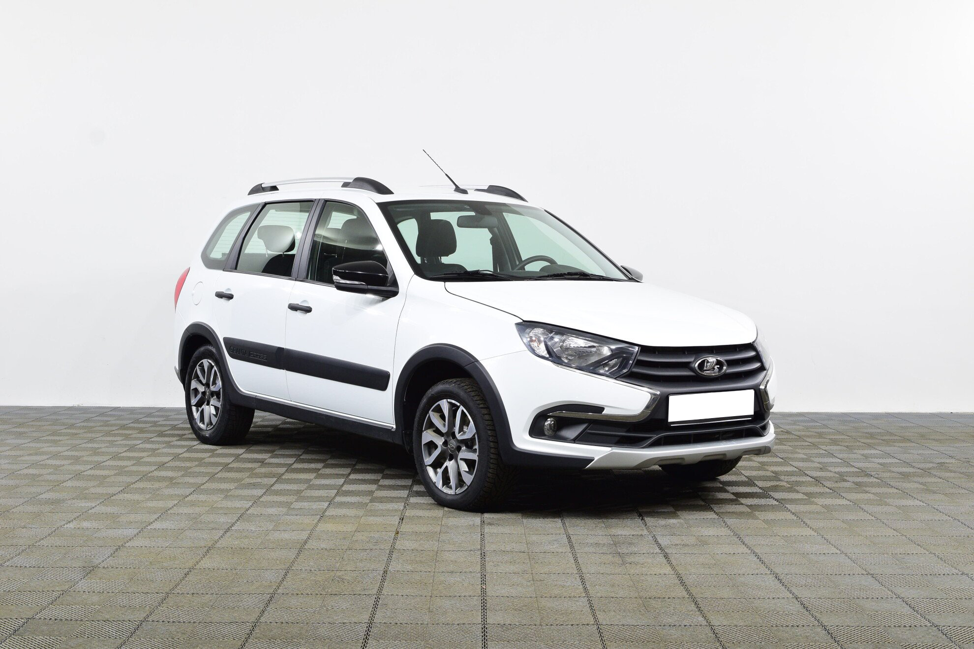 LADA Granta Cross миниатюра 3