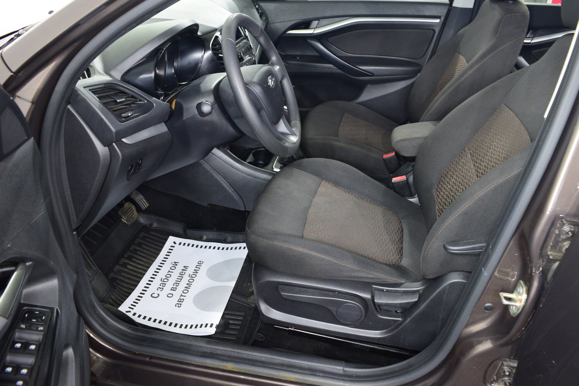 LADA Vesta миниатюра 6