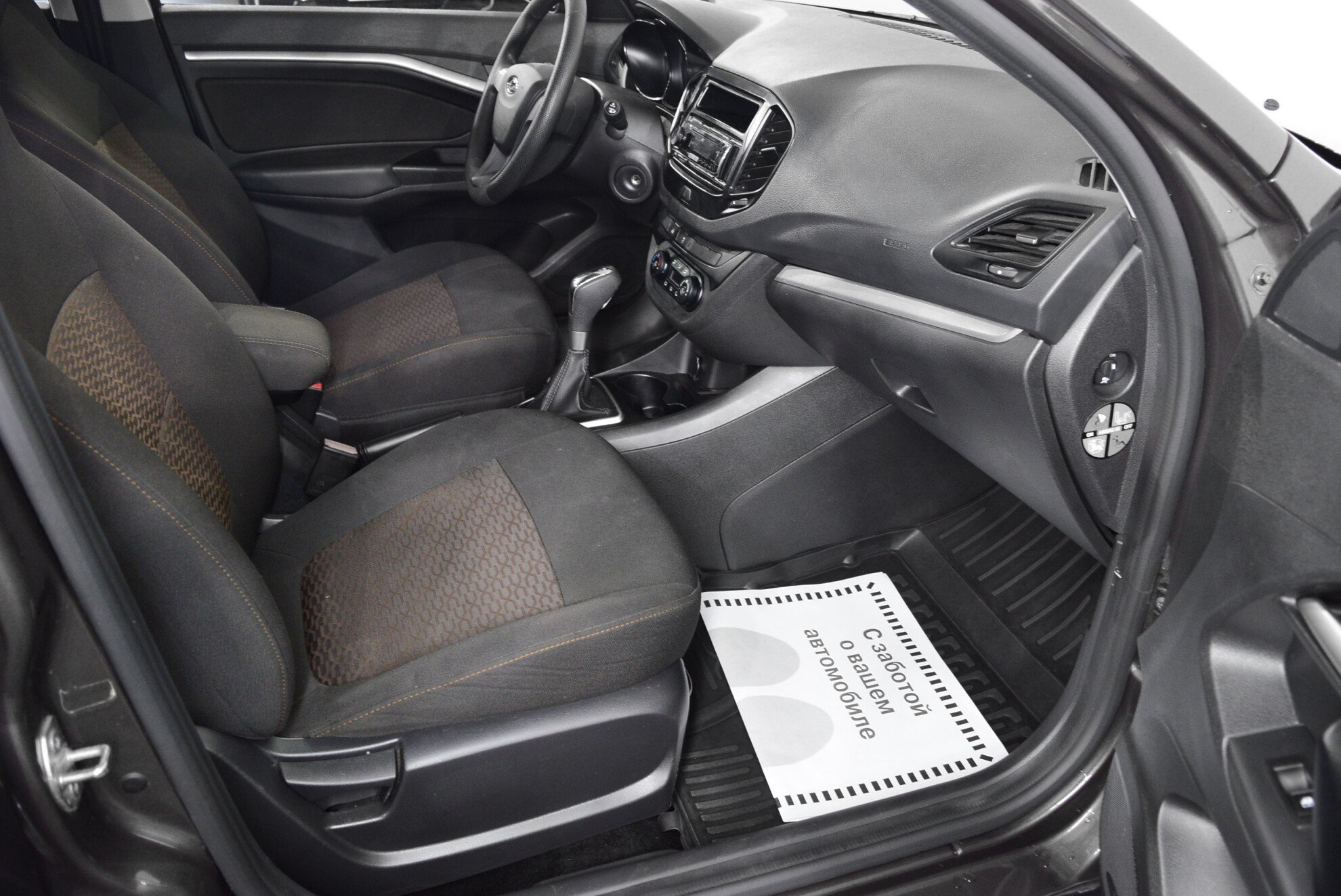 LADA Vesta миниатюра 8
