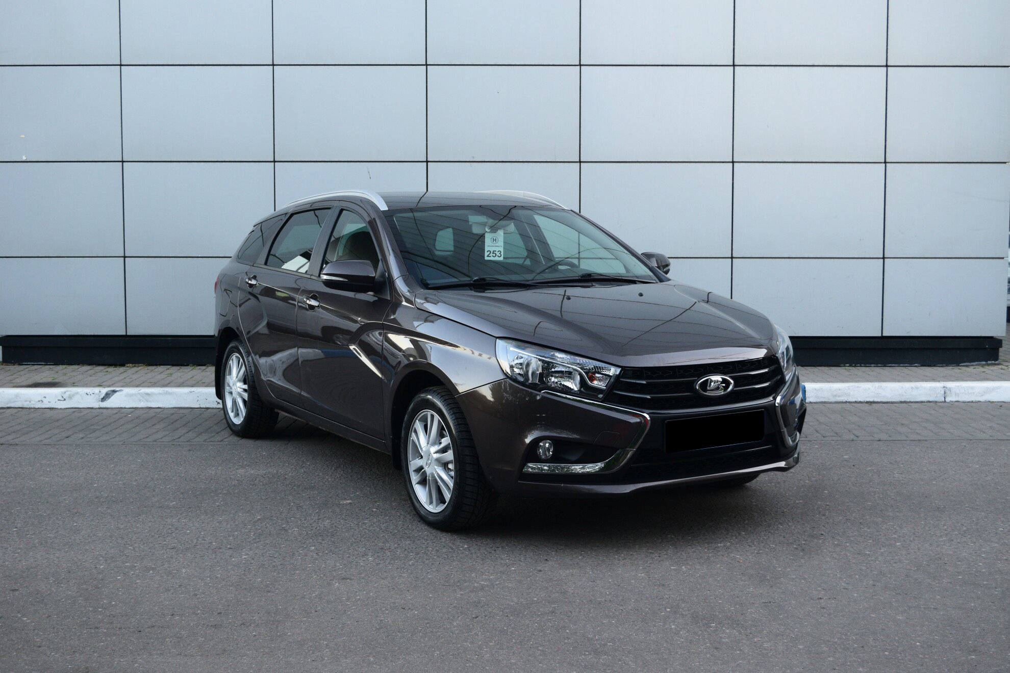 LADA Vesta SW миниатюра 3