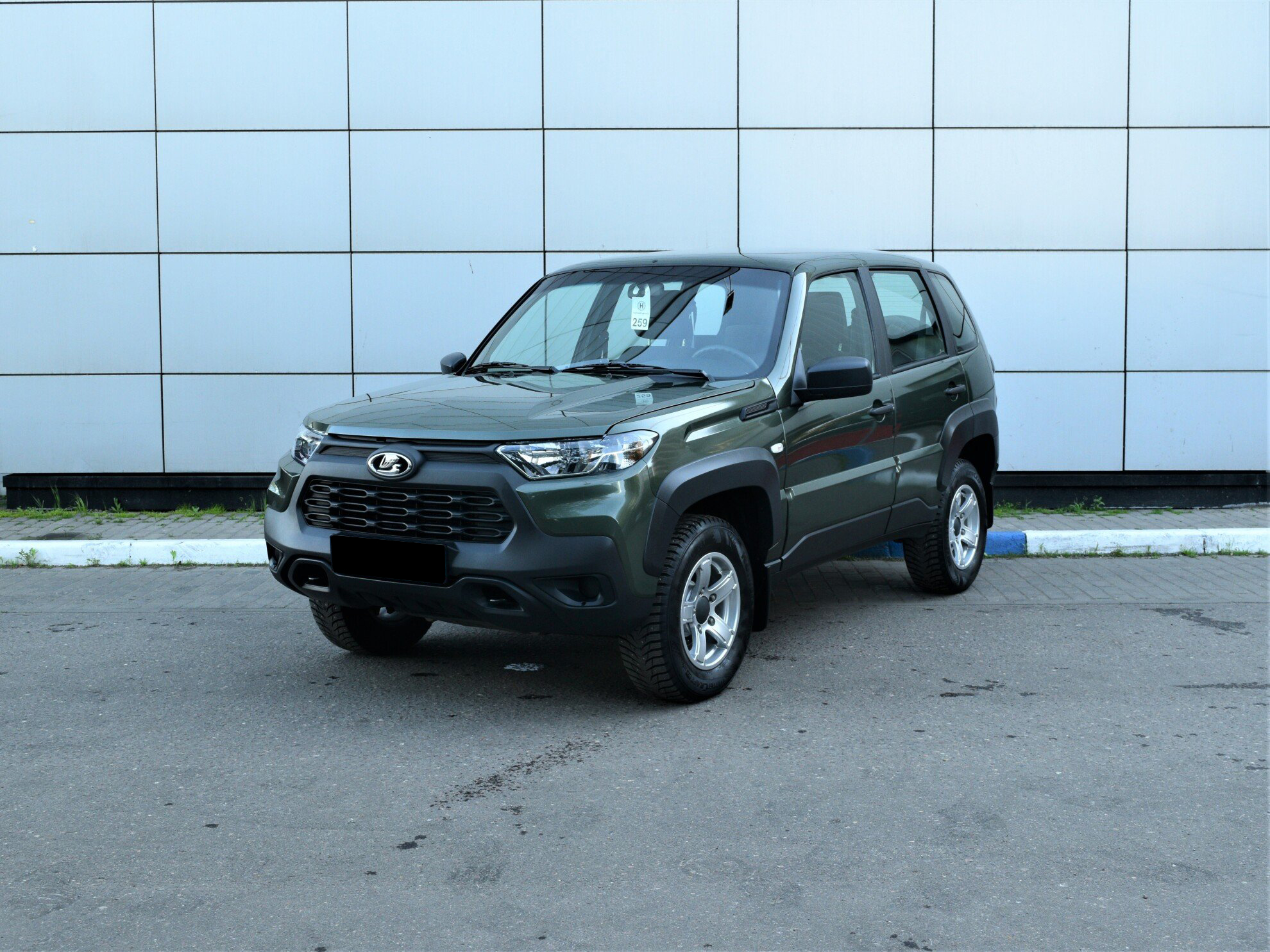 Превью LADA Niva Travel