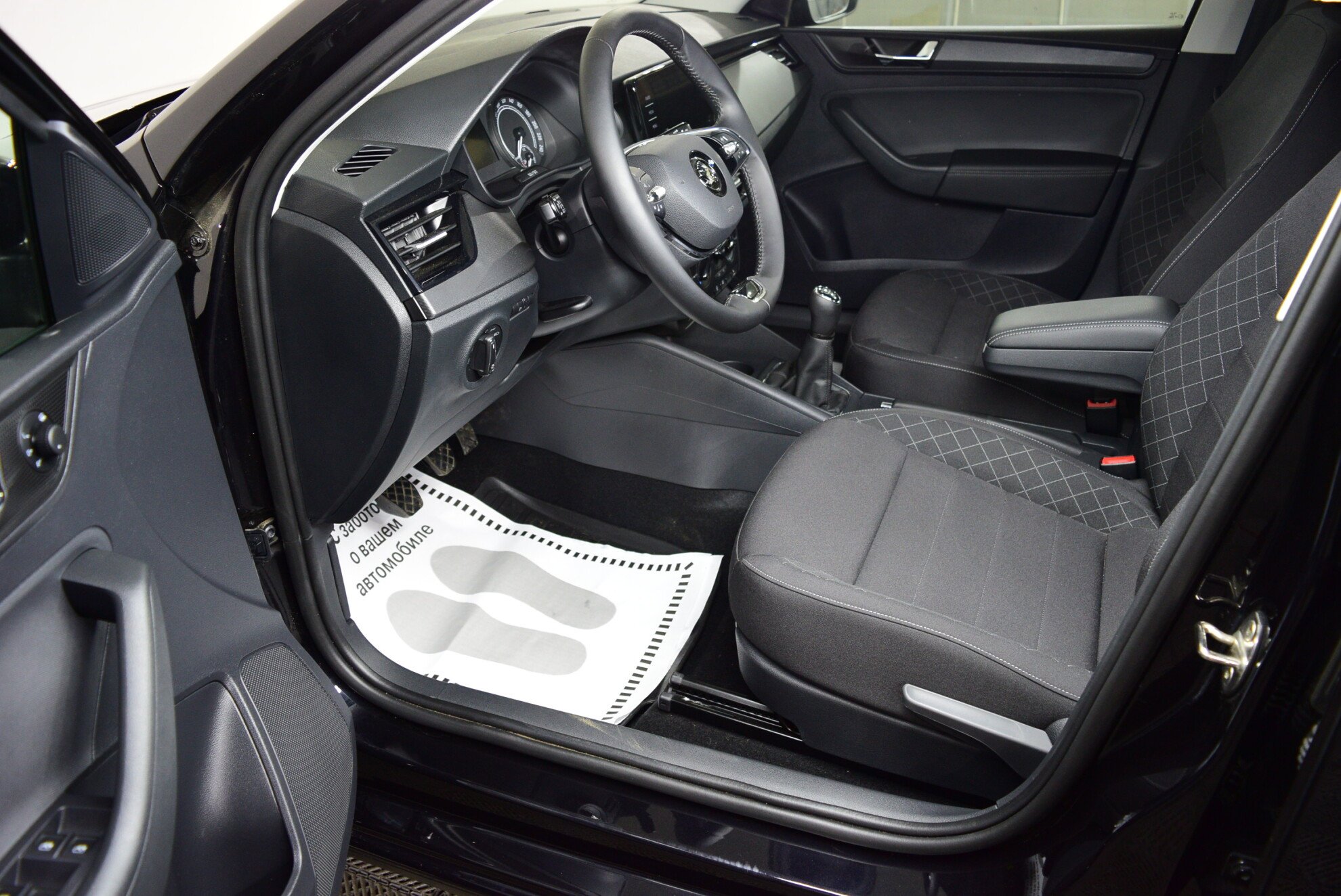 SKODA Rapid миниатюра 6