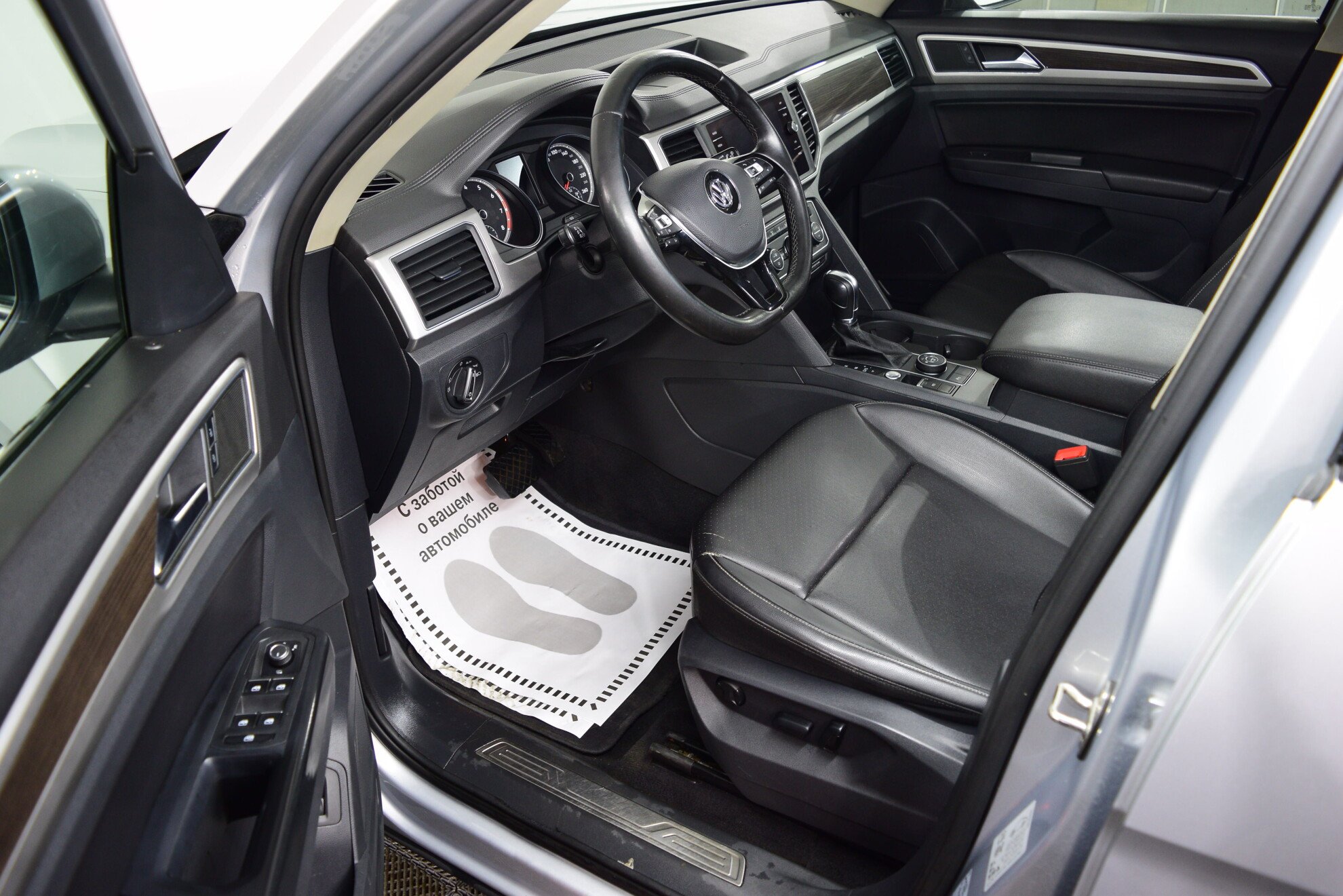 VOLKSWAGEN Teramont миниатюра 7