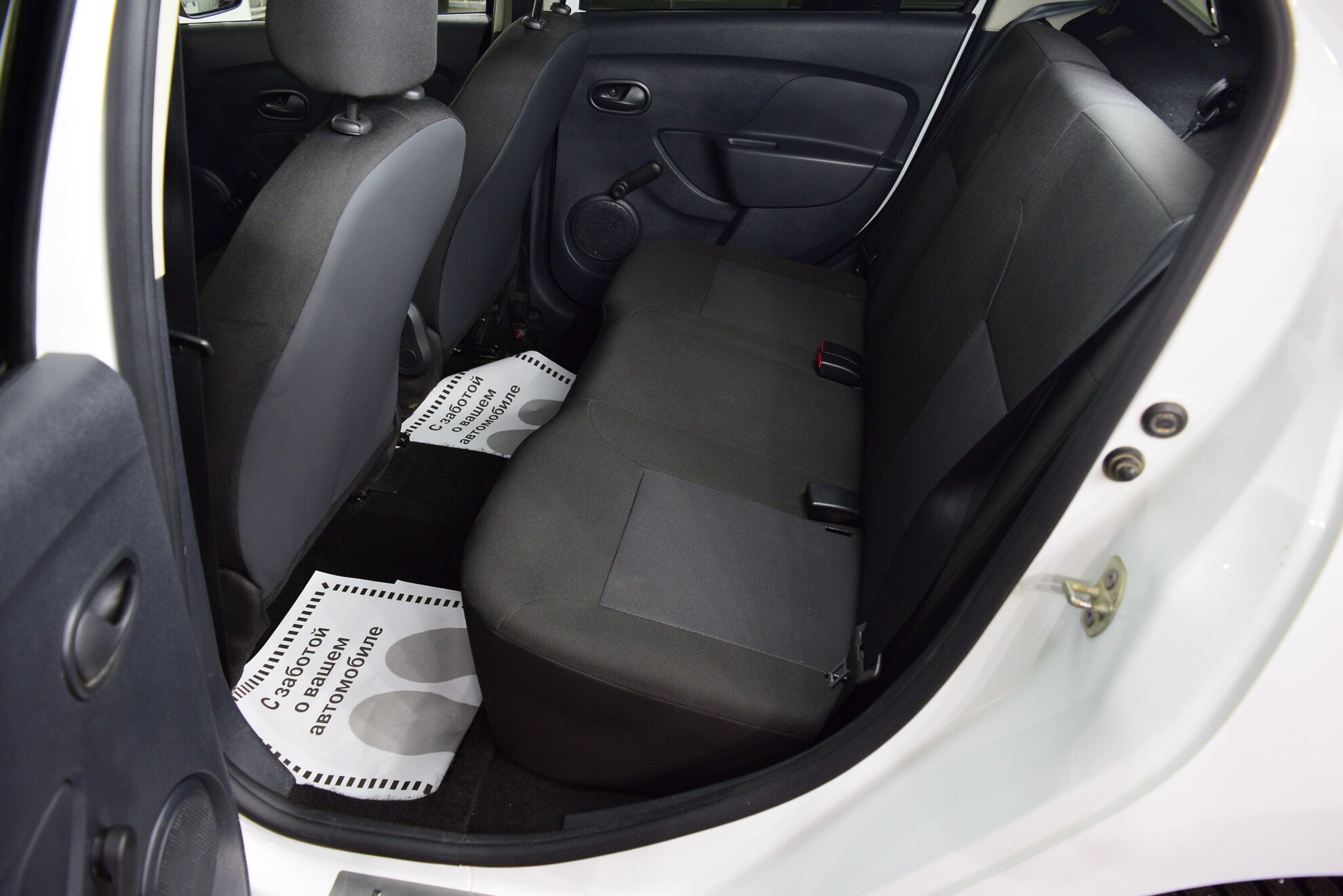 RENAULT Logan миниатюра 10