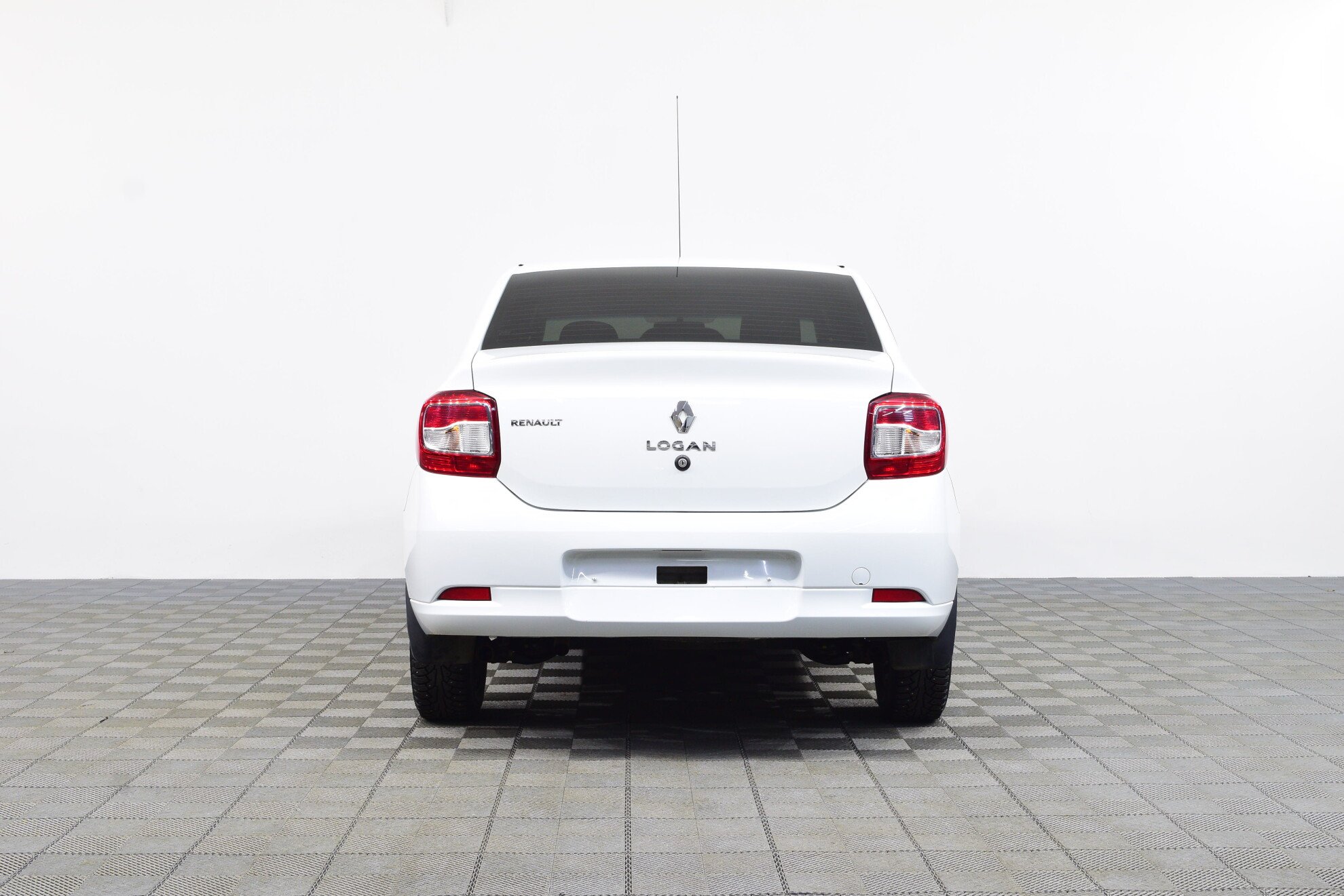 RENAULT Logan миниатюра 5