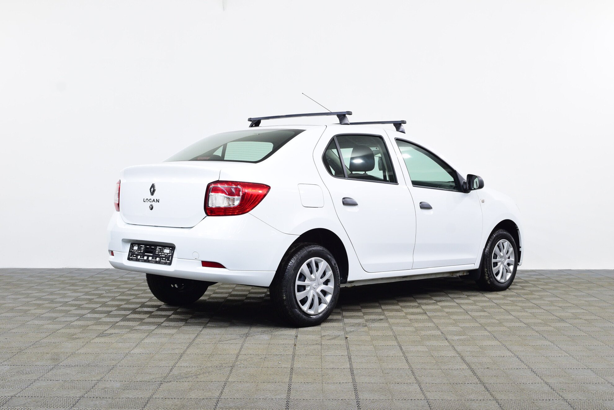 RENAULT Logan миниатюра 4