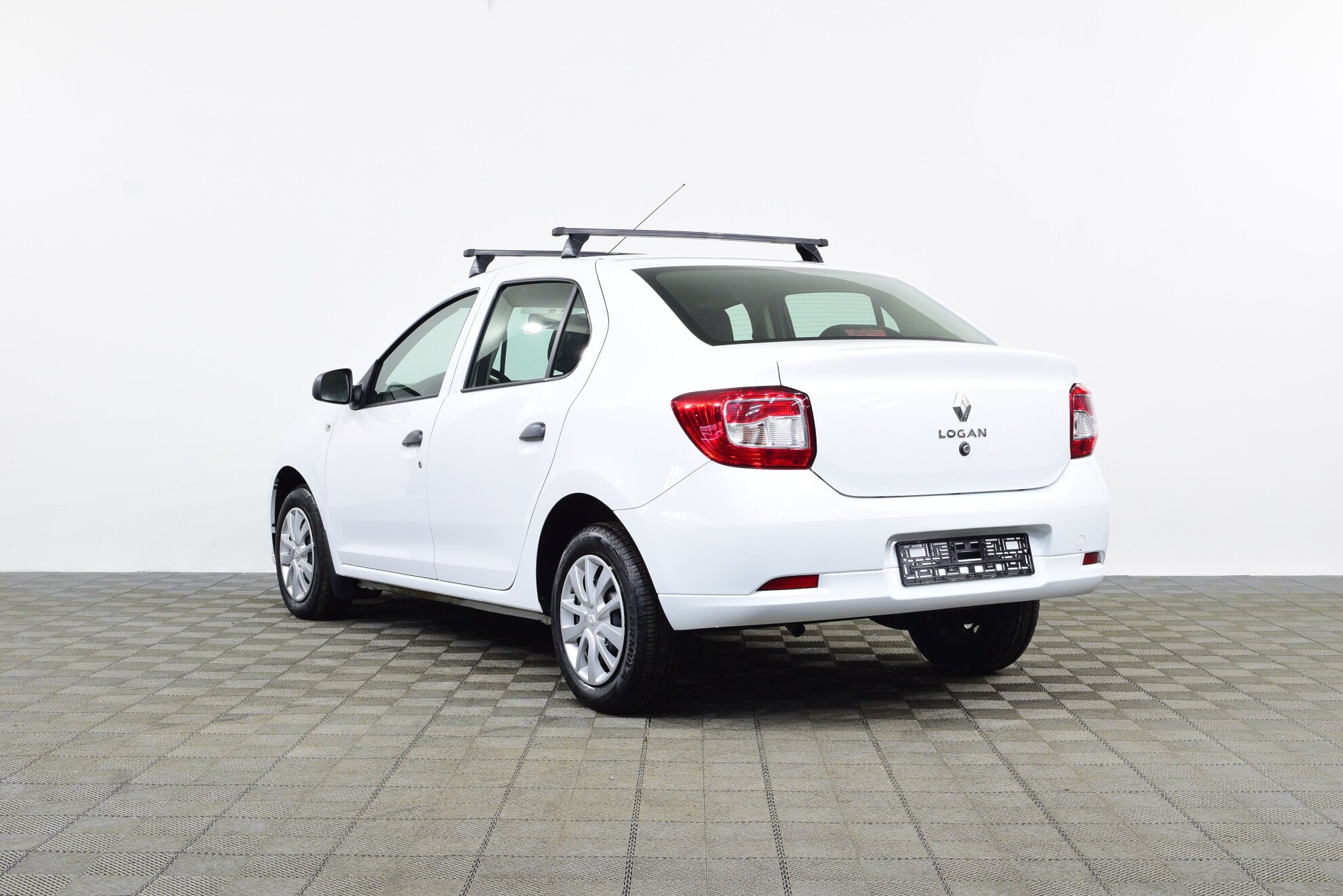RENAULT Logan миниатюра 6