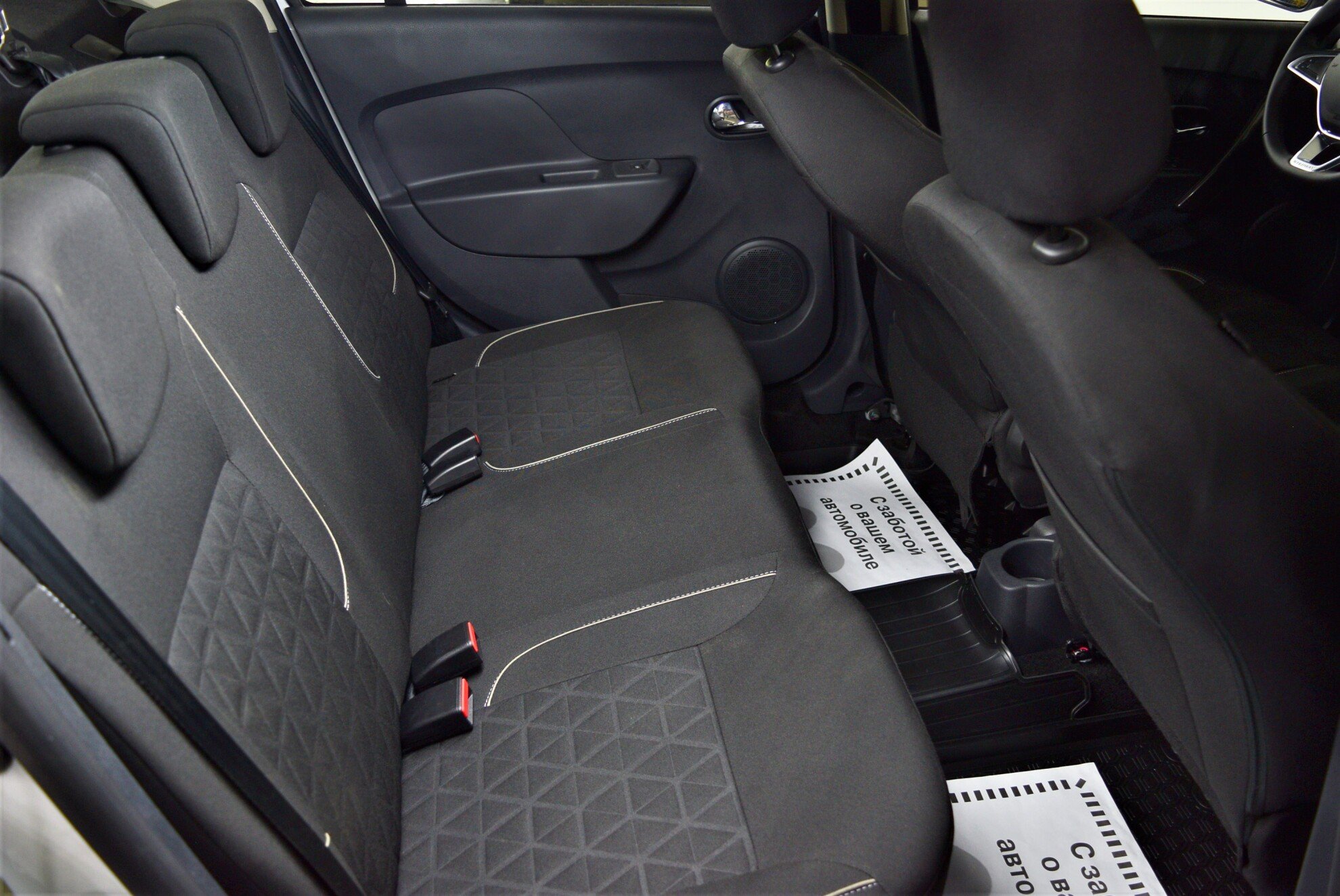 RENAULT Logan Stepway миниатюра 10