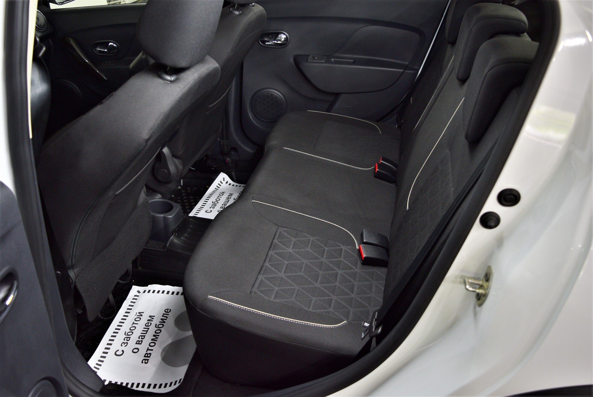RENAULT Logan Stepway миниатюра 9