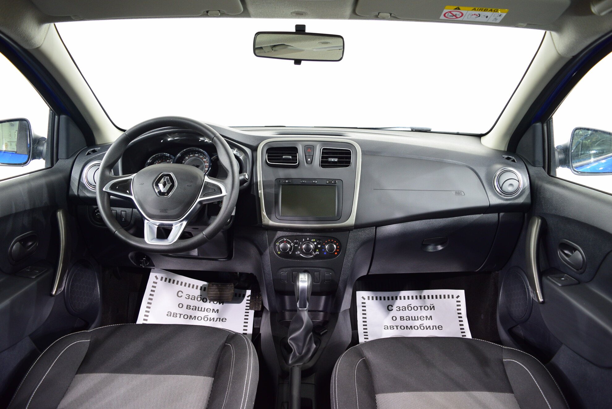 RENAULT Logan Stepway миниатюра 8