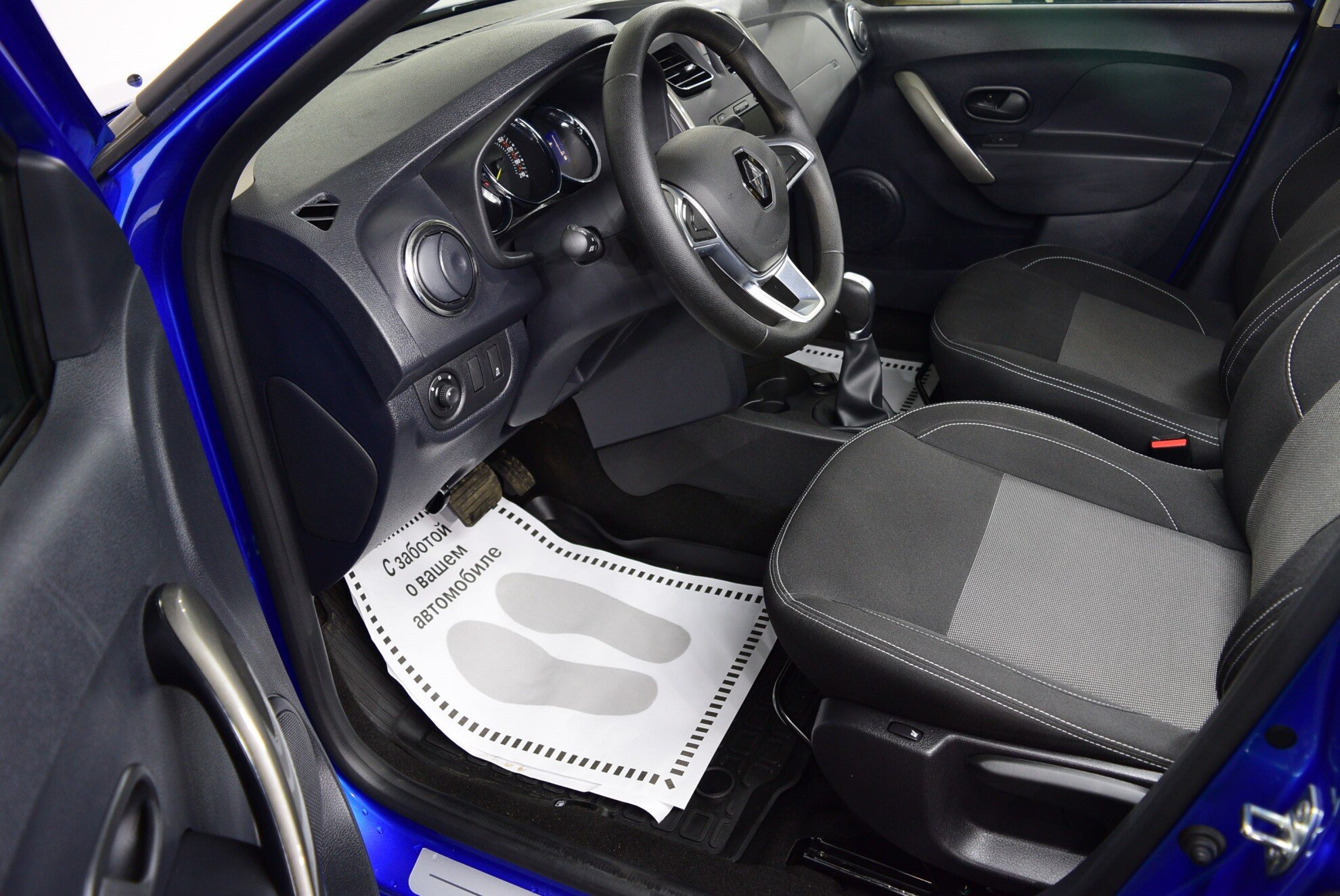 RENAULT Logan Stepway миниатюра 7