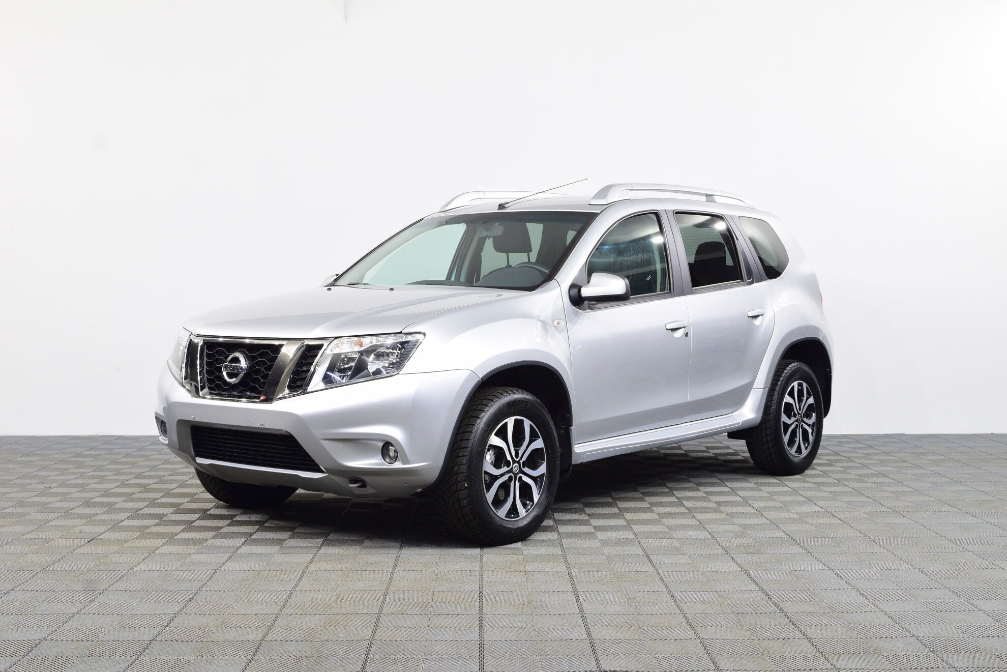 Превью NISSAN Terrano