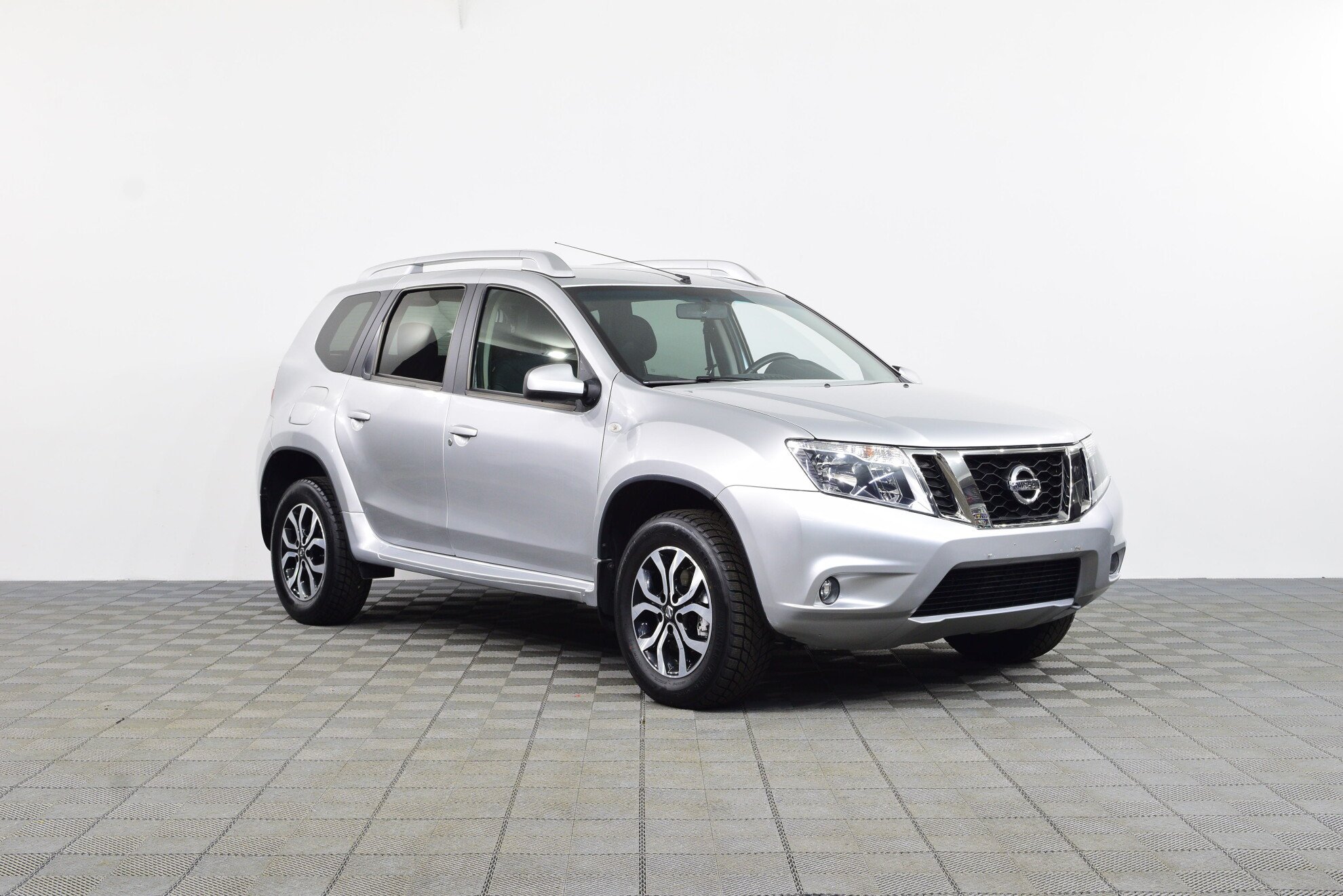 NISSAN Terrano миниатюра 3