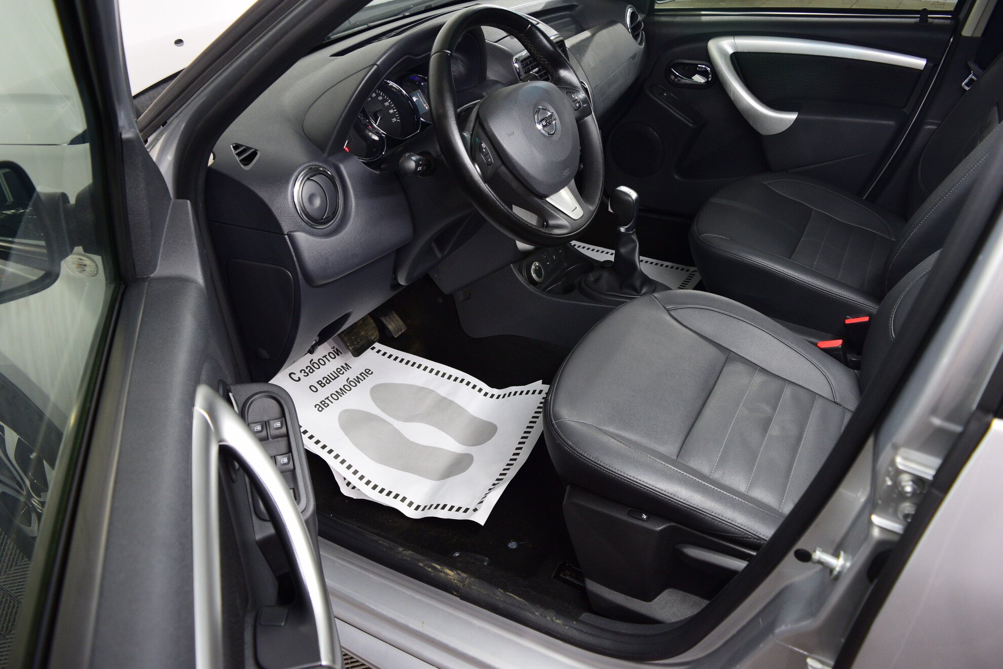 NISSAN Terrano миниатюра 7