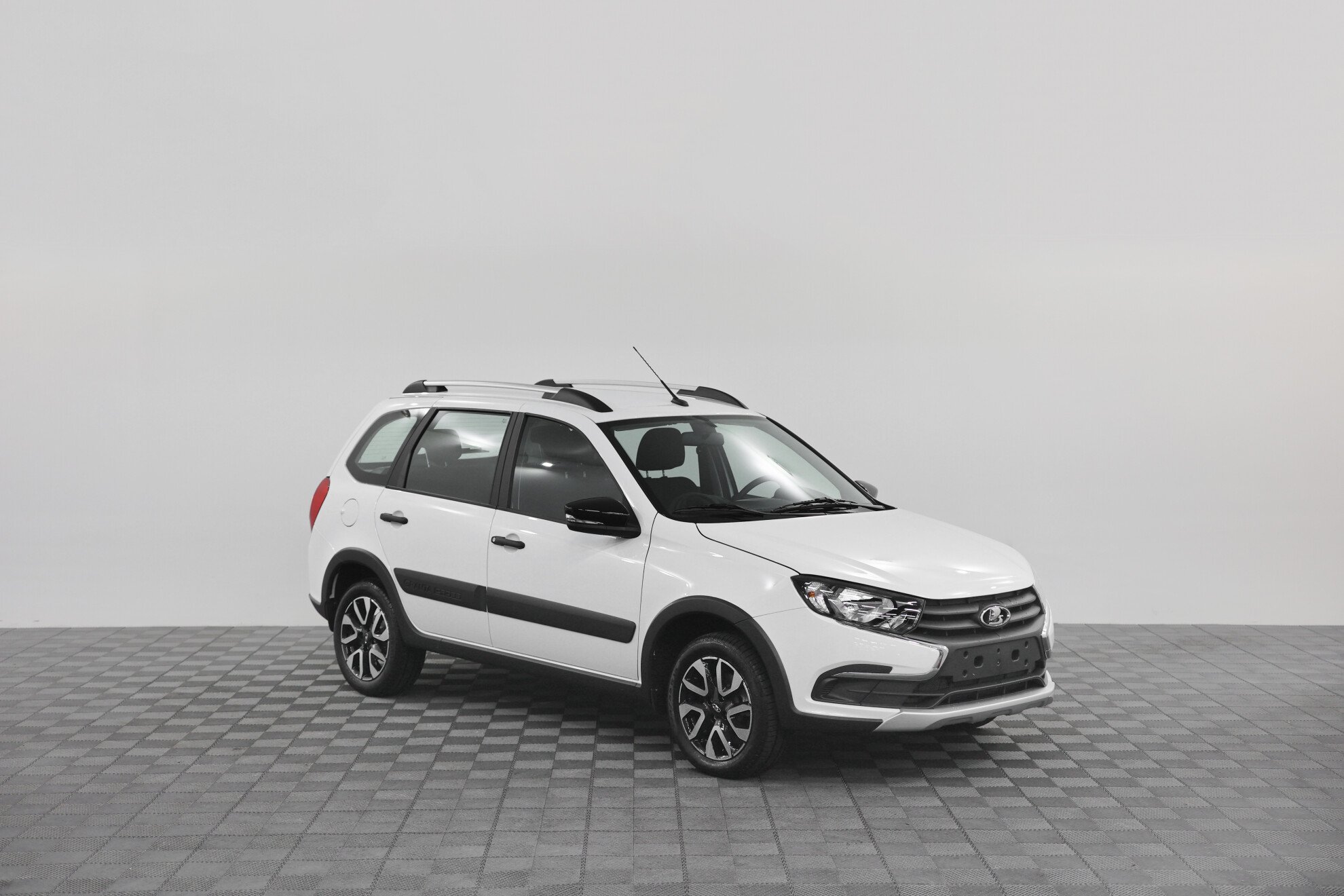 LADA Granta Cross миниатюра 3