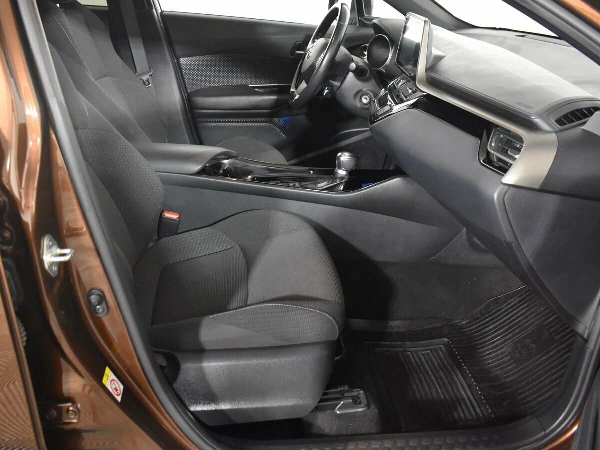 TOYOTA C-HR миниатюра 10