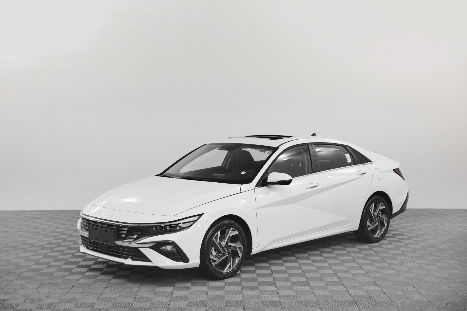 Превью HYUNDAI Elantra New