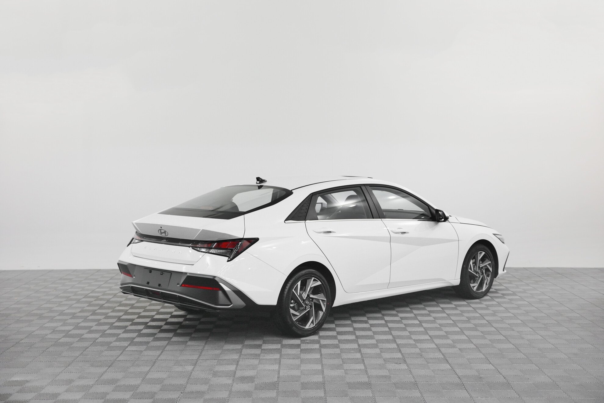 HYUNDAI Elantra New миниатюра 4