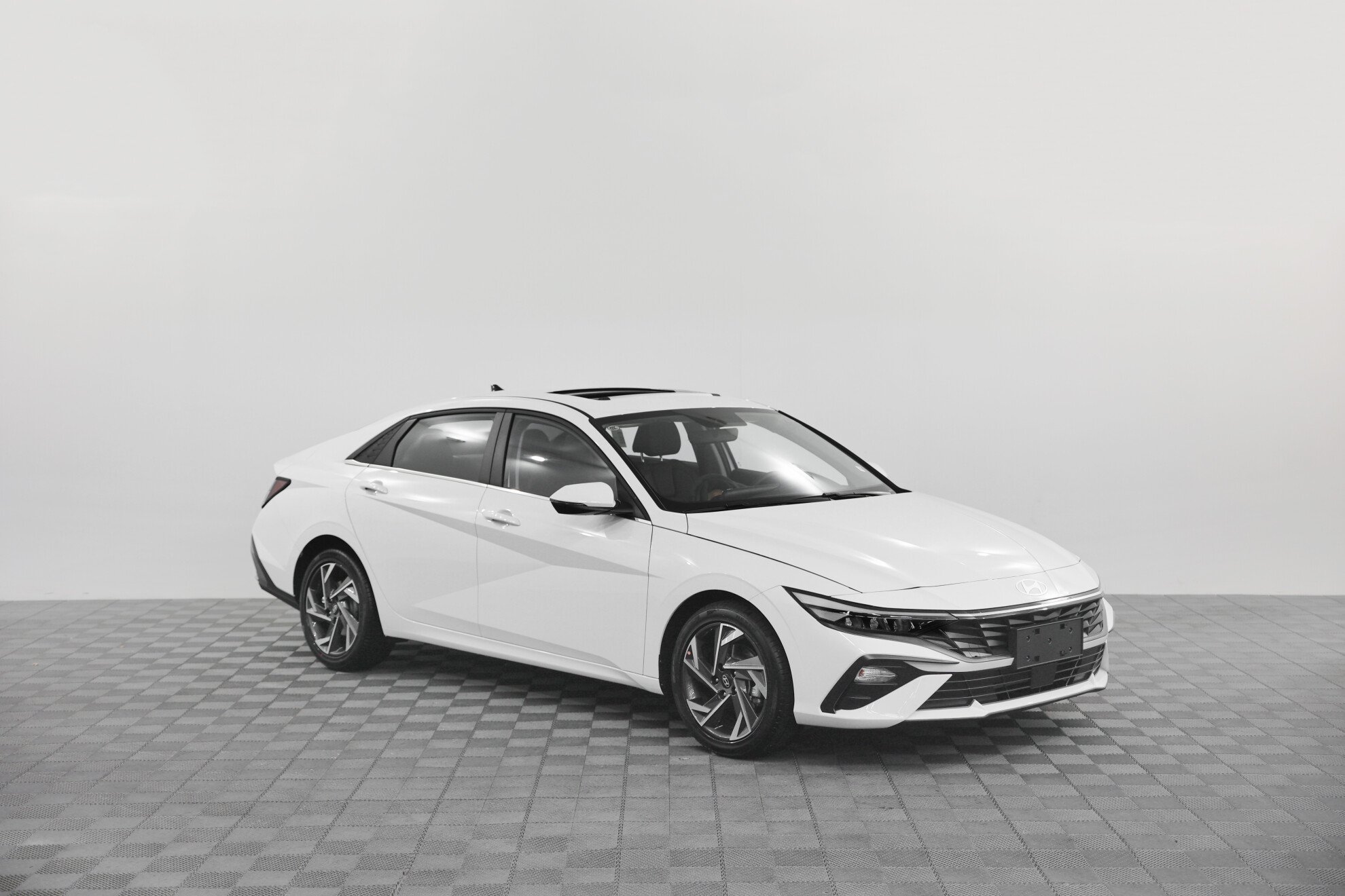 HYUNDAI Elantra New миниатюра 3