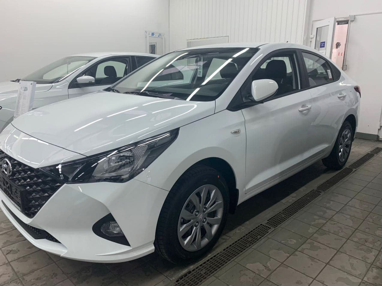 HYUNDAI Solaris миниатюра 1